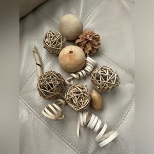 Natural Dried Wood Potpourri Filler Pinecones, Decorative Balls & Ribboned Wood